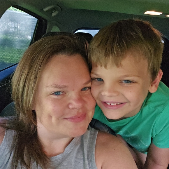 Meet your Posher, Jennifer - Picture 2 of 3